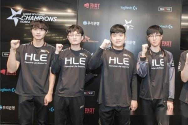 中国足球不 中国足球不